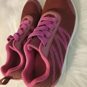 Vionic Women's Sneakers in Pink and Brown